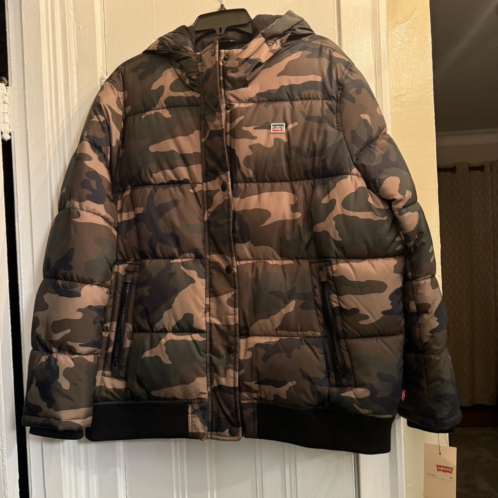 Levi women puffy jacket